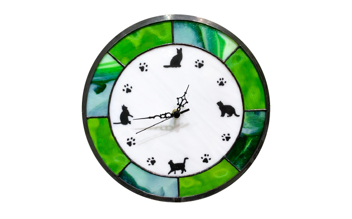 【ステンドグラスのある暮らし】ねこ時計＜ウェーブGグラス工房＞那珂川市 ステンドグラス 雑貨 インテリア [GAW013]