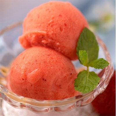 【2026年4月以降順次発送】【宇美】採れたて!福岡産濃厚あまおうジェラート 1000ml【配送不可地域：離島】