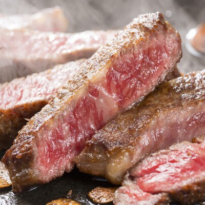 博多和牛A5～A4ロースステーキ200g×2枚(合計400g)ソース・塩胡椒付【化粧箱入】(宇美町)【配送不可地域：離島】