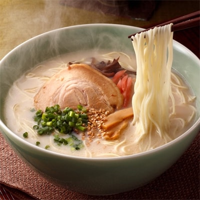 【11月下旬より順次発送】【宇美】博多うまいもん「あまおう」＆「博多ラーメン」(ギフト箱)【配送不可地域：離島】