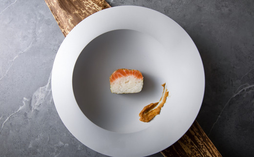 ［ 清広食品 ］ 清広 の 国産 鮭 寿司 1本 KY005-2