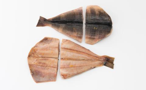 A1431.特大ホッケ開き干し4枚（約1.8Kｇ）1/2カット