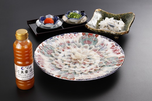 EE019.日本料理てら岡・虎ふぐ刺し（2～3人前）