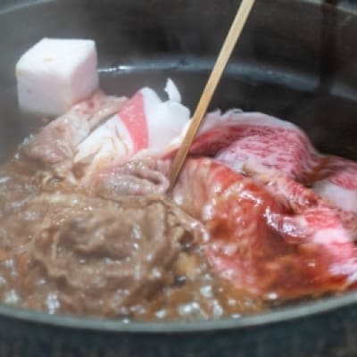 【A5等級の博多和牛を使用】ワンランク上のすき焼き切り落とし500g【配送不可地域：離島】