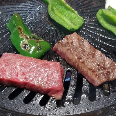 博多和牛A5～A4 肩ロースミニステーキ400g　ソース・塩胡椒付【化粧箱入】(岡垣町)【配送不可地域：離島】