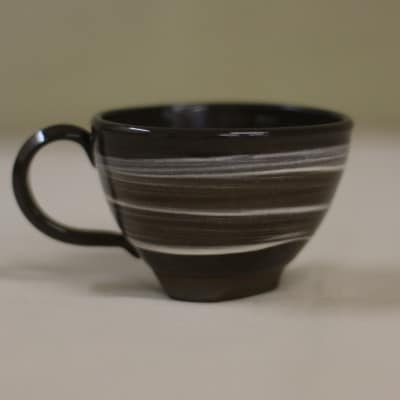 刷毛目赤土三角カップ