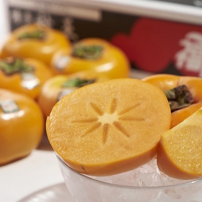 福岡産ブランド柿・秋王4-6玉(約1.5kg)(岡垣町)【配送不可地域：離島】