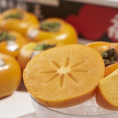 福岡産ブランド柿・秋王8-12玉(約3kg)(岡垣町)【配送不可地域：離島】