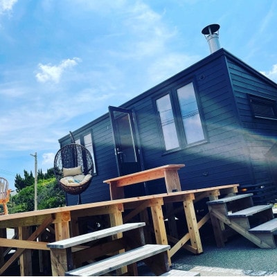 ぶどうの樹　海辺の鮨宿八幡屋ペア宿泊券(一泊朝食付プラン)曜日利用限定