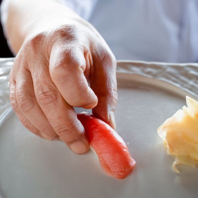 ぶどうの樹　海辺の鮨宿八幡屋一泊二食ペアご宿泊券(鮨屋台夕食プラン)曜日利用限定