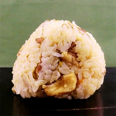 【マツコの知らない世界で紹介されました!】鶏とごぼうのおにぎり(10個入り)【配送不可地域：離島】