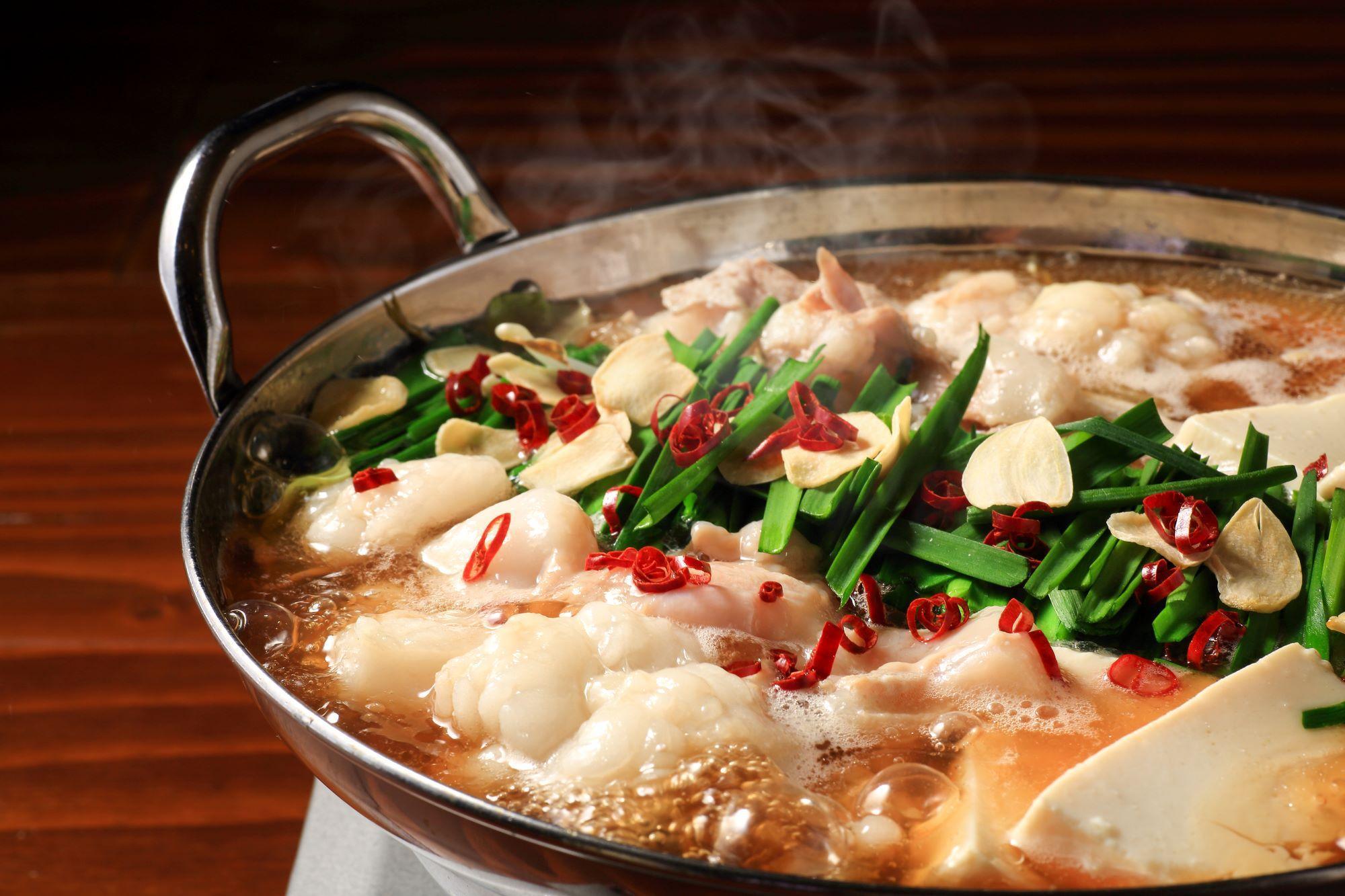 【定期便全12回】訳あり！博多醤油もつ鍋2人前と辛子明太子（切子）1個セット