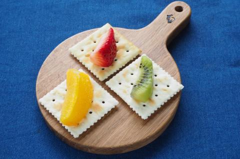 H4 東峰木人作-楢のチーズボード 直径13cm