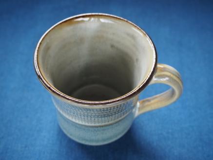 H29 小石原焼藁白釉飛鉋マグカップ（太田熊雄窯）