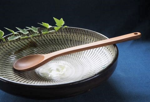 H32 手仕事工房「東峰木人」作-大さじの計量ができる山桜の木ベラ