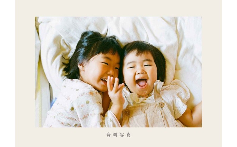 油絵で高級感のある肖像画を細密に描きます（33×24cm・背景あり）