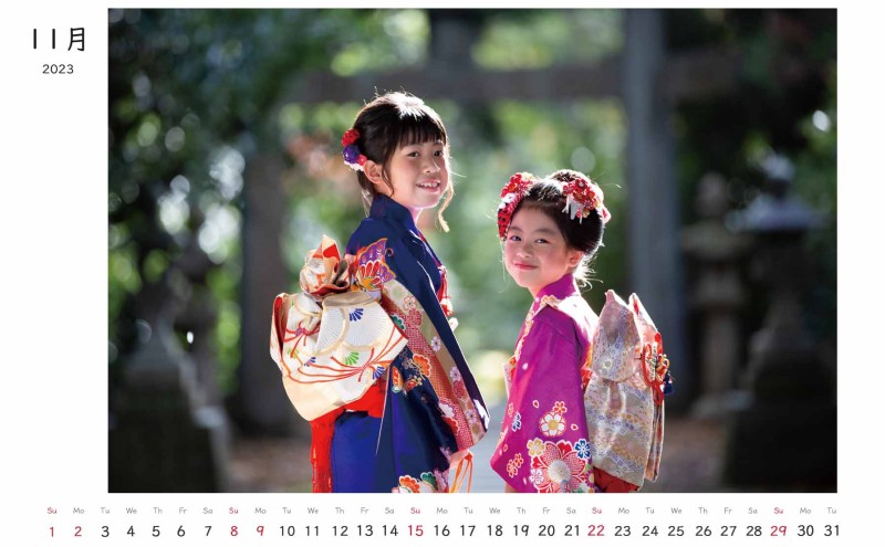 オリジナルカレンダーをデザイン・印刷します（シンプルなデザイン・卓上カレンダー）