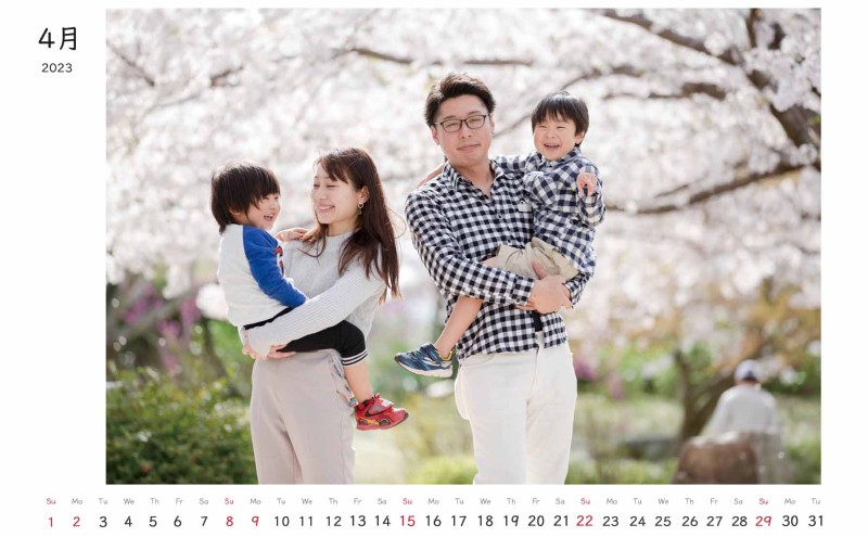 オリジナルカレンダーをデザイン・印刷します（シンプルなデザイン・卓上カレンダー）