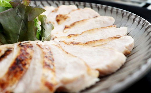 はかた地どりローストチキン2kg・あまおうタルト6号（18cm） 4～6人 ローストチキン 鶏肉 お肉 あまおう タルト スイーツ おやつ セット 冷凍 福岡県 糸田町