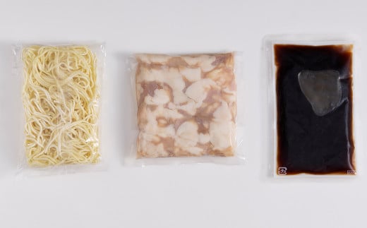 ぷるっぷる♪博多もつ鍋セット（あごだし醤油味）3～4人前×3個セット ちゃんぽん麺付き もつ鍋 モツ鍋 もつ モツ 牛もつ 牛モツ ホルモン 牛小腸 鍋 セット やまや 九州 福岡県 苅田町 冷凍