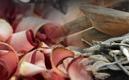 国産牛もつ1kgオーバー！和風醤油もつ鍋 10人前 スープ付き 醤油 鍋 お鍋 牛もつ 牛ホルモン 冷凍 福岡県 苅田町