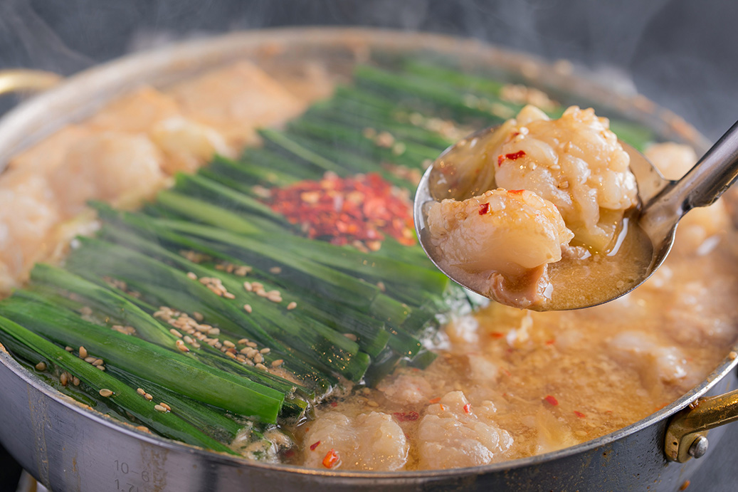 「おおやま」博多もつ鍋(みそ味/4人前) 吉富町/株式会社吉浦コーポレーション [BGAD018] 味噌味 みそ スープ モツ鍋 もつ モツ ホルモン 福岡 博多 本場 冷凍 福岡県