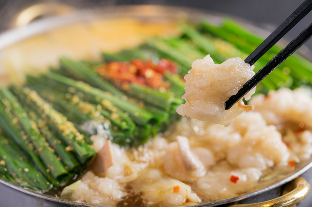 「おおやま」博多もつ鍋(しょうゆ味/4人前) 吉富町/株式会社吉浦コーポレーション [BGAD021] 醤油味 醤油 スープ モツ鍋 もつ モツ ホルモン 福岡 博多 本場 冷凍 福岡県