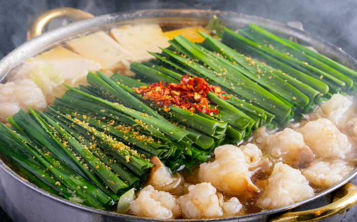 「おおやま」博多もつ鍋(しょうゆ味/2人前) 吉富町/株式会社吉浦コーポレーション [BGAD019] 醤油味 醤油 スープ モツ鍋 もつ モツ ホルモン 福岡 博多 本場 冷凍 福岡県