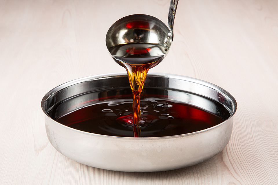 「おおやま」博多もつ鍋(しょうゆ味/4人前) 吉富町/株式会社吉浦コーポレーション [BGAD021] 醤油味 醤油 スープ モツ鍋 もつ モツ ホルモン 福岡 博多 本場 冷凍 福岡県