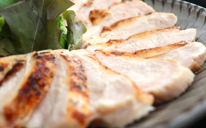 はかた地どり ローストチキン 2kg ・ かねふく つぶ明太 500g 吉富町/株式会社吉浦コーポレーション [BGAD064]