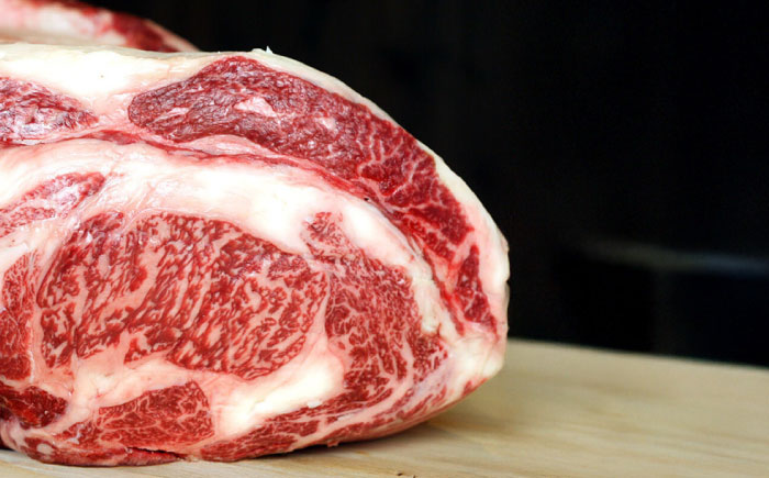 博多和牛 スライス肉 900g 6人前 (ザブトンと肩ロース芯) しゃぶしゃぶ すき焼き用 吉富町/株式会社ベネフィス [BGAF003] 国産 九州産 牛肉 黒毛和牛 赤身 赤身肉 肩肉 スライス 薄切り すき焼き すきやき ザブトン 肩ロース ロース おかず 個包装 冷凍 福岡県