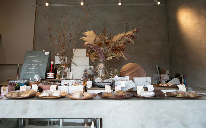 バターケーキ 1ホール 12cm 国産 バタークリームケーキ 吉富町/パンデピス [BGAZ001] ケーキ バターケーキ バタークリーム 手作り 洋菓子 お菓子 菓子 ご褒美 スイーツ デザート おやつ 子供 4号 誕生日 お祝い ギフト おすすめ 人気 お取り寄せ 冷凍 九州 福岡 吉富町 福岡県