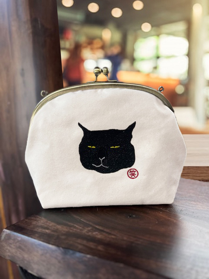 動物愛護 倉敷帆布 がま口バッグ くろねこ 生成 吉富町/猫山商事 [BGBE009] 福岡県