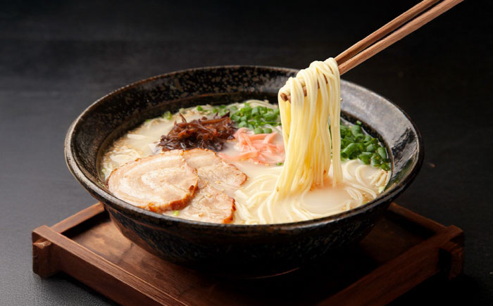 【全6回定期便】博多屋台味ラーメン 3食入×4袋（12食）≪築上町≫【株式会社木村食品】 博多ラーメン 麺 拉麺 らーめん [ABEJ015]