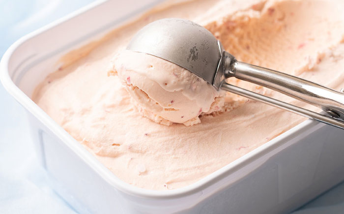 【4月以降発送】福岡産 あまおう ジェラート 1000ml 《築上町》【南国フルーツ株式会社】アイス スイーツ イチゴ 苺 いちご [ABET006]