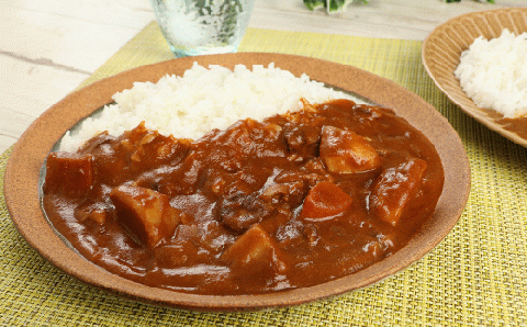 【自衛隊 非常食 セット】航空自衛隊 築城基地 隊員食堂 カレー 4箱 + 缶詰めパン 3缶 (空)《築上町》【株式会社 ついきプロヴァンス】 [ABAN004]