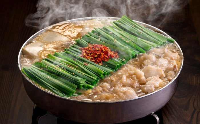 【年内発送】博多もつ鍋おおやま もつ鍋みそ味2人前+240g 《築上町》【株式会社ラブ】鍋 モツ 簡単 セット [ABDJ010]