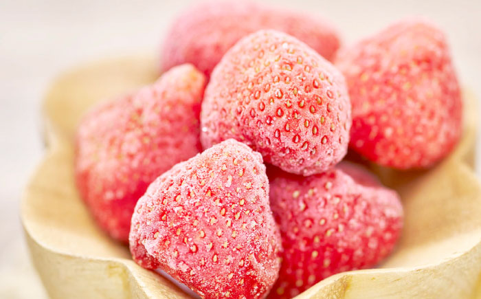 【4月以降発送】福岡産 冷凍あまおう 1kg （500g×2袋） 《築上町》【南国フルーツ株式会社】 果物 苺 いちご あまおう [ABET001]