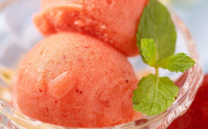 【採れたて】【2026年4月以降発送】福岡産 濃厚 あまおう ジェラート 1000ml 《築上町》【南国フルーツ株式会社】アイス スイーツ イチゴ 苺 いちご [ABET005]