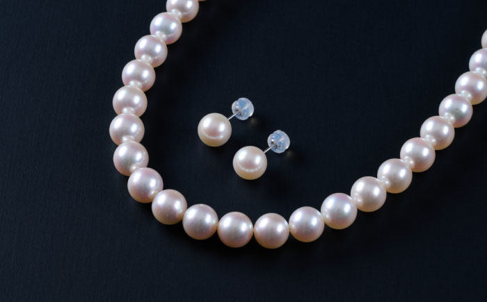 【選べる】【オーロラ花珠・真珠科学研究所鑑定書付き】8.5-9.0mm アコヤ真珠ネックレスとピアスorイヤリング 2点セット / アクセサリー / 佐賀県 [41AAAA003]