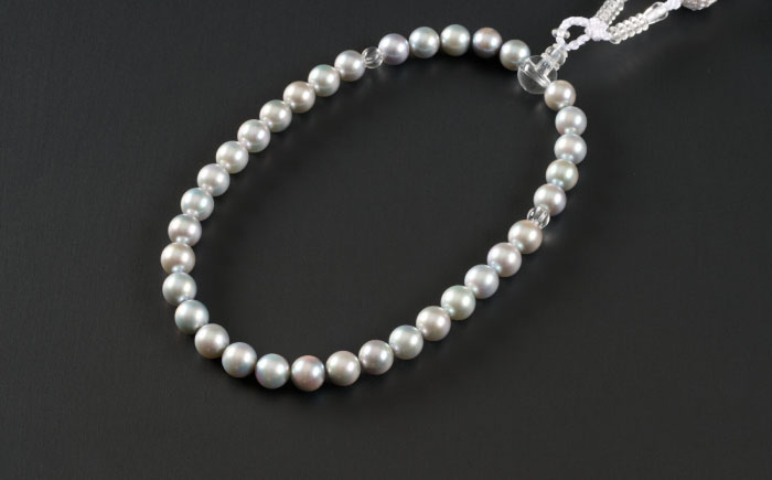 【桐箱入/保証書付き】【厄除けお守り和珠】8.0-8.5mm アコヤ真珠の数珠 念珠/正絹 ブルーグレー / アクセサリー / 佐賀県 [41AAAA014]