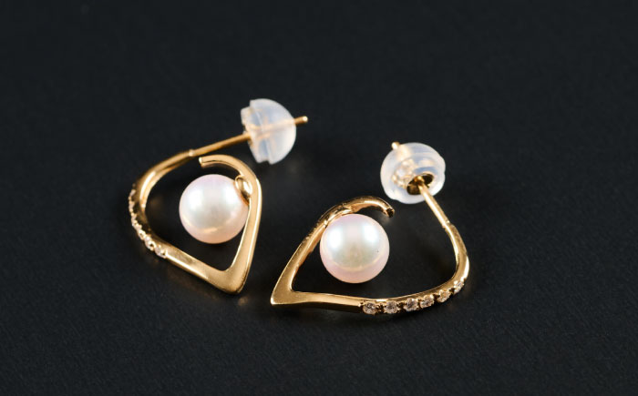 煌めくライン5.0mm アコヤ真珠ピアス（ケース付き） / アクセサリー / 佐賀県 [41AAAA021]