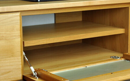 【開梱・設置付】【色が選べる】kumukumu180テレビボード（クリア色/WN色） / 家具 / 佐賀県 / 株式会社門田木工 [41AAAZ011]