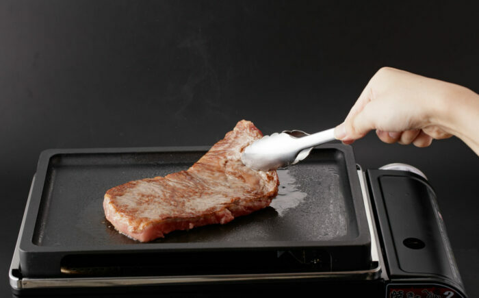 A5等級 佐賀牛 サーロインステーキ 200g（1枚） / 牛肉 / 佐賀県 / 株式会社ナチュラルフーズ [41AFAB030]