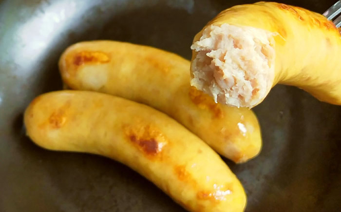 本間農園の平飼い親鳥肉使用！ソーセージ2種食べ比べセットA（ウィンナー18本、フランクフルト9本） / 加工肉 / 佐賀県 / 本間農園 [41AJAA015]