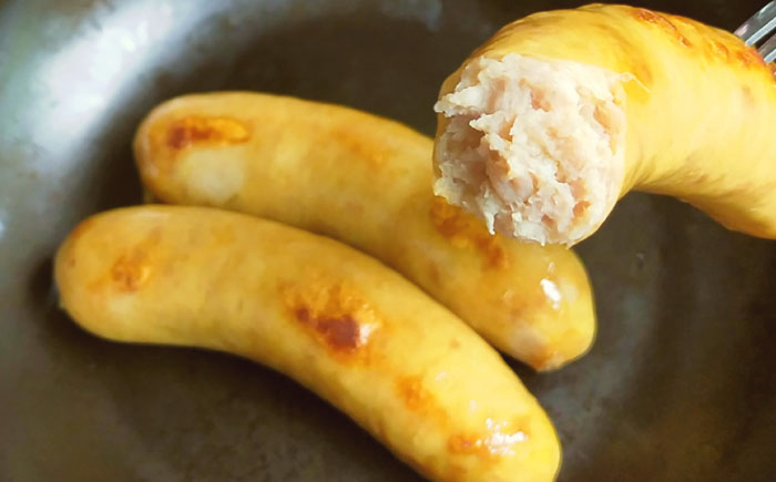 本間農園の平飼い親鳥肉使用！ソーセージ2種食べ比べセットB（ウィンナー30本、フランクフルト12本） / 加工肉 / 佐賀県 / 本間農園 [41AJAA016]