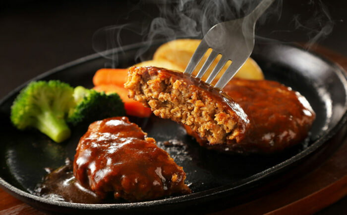 佐賀牛仕込みハンバーグ 計960g（120g×8個） / 簡単調理 加工肉 / 佐賀県 / 上場食肉 [41AOCS046]