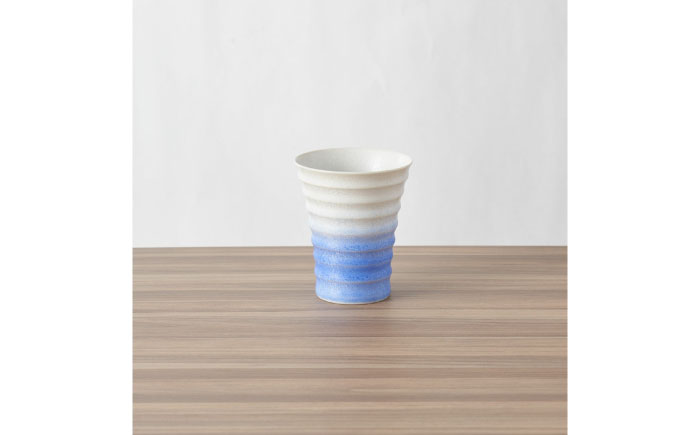 【有田焼】【真右エ門窯】藍染水滴フリーカップ（段付杯）桐箱入 / 酒器 / 佐賀県 / 株式会社深海三龍堂 [41APAD034]