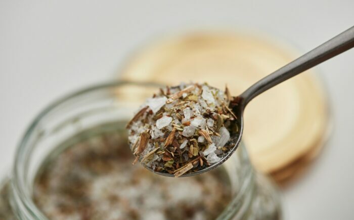 【ロマ佐賀】こだわり調味料2種セット（マスタード・ハーブソルト）/ 佐賀県 / 有限会社佐賀セントラル牧場 [41ASAA305]