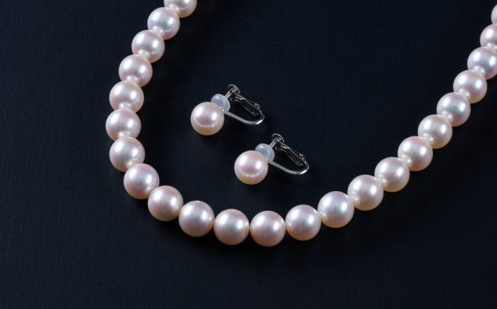 【選べる】【オーロラ花珠・真珠科学研究所鑑定書付き】7.5-8.0mm アコヤ真珠ネックレスとピアスorイヤリング 2点セット / アクセサリー / 佐賀県 [41AAAA001]